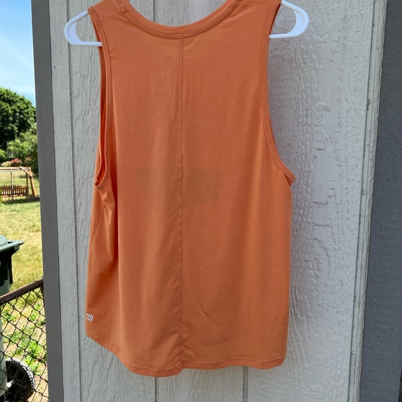 Workout tank - Picture 2 of 3